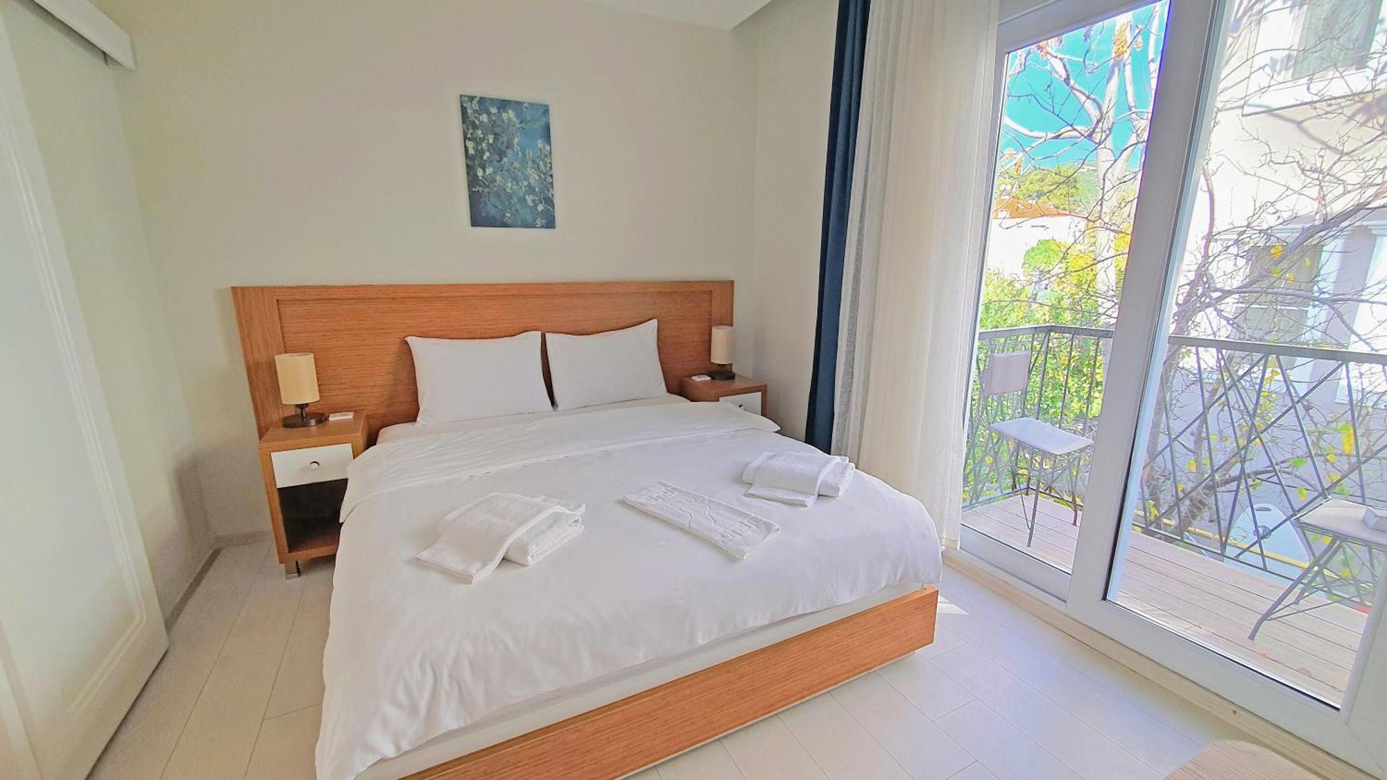 มิดิลลี โคนาค Hotel โฟชา ภายนอก รูปภาพ